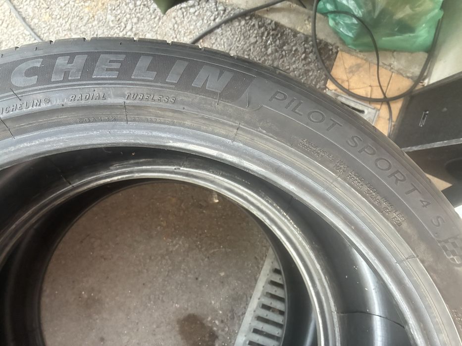 Гуми Michelin pilot sport4 S и Pirelli P zero задни