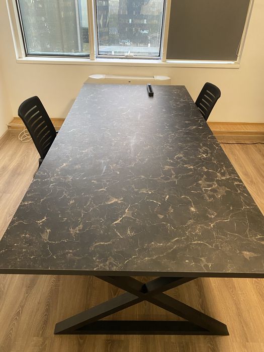 Продам Два стола и пуфик