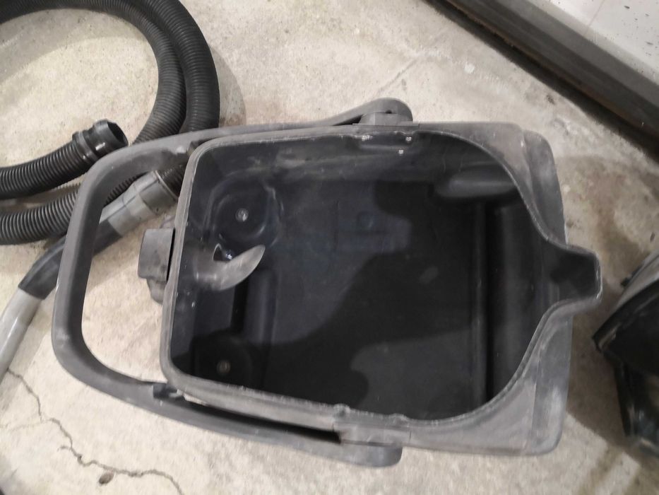 Прахосмукачкa за мокро и сухо почистване Nilfisk WD215