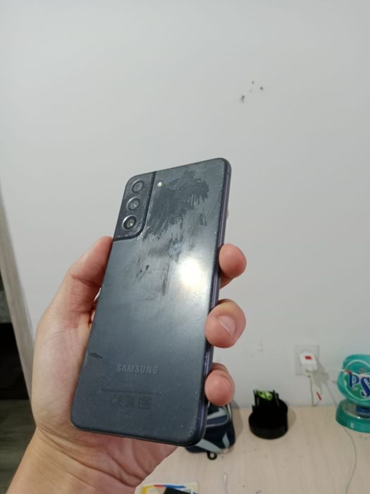 Обменяю Samsung S21 FE 128gb на IPhone