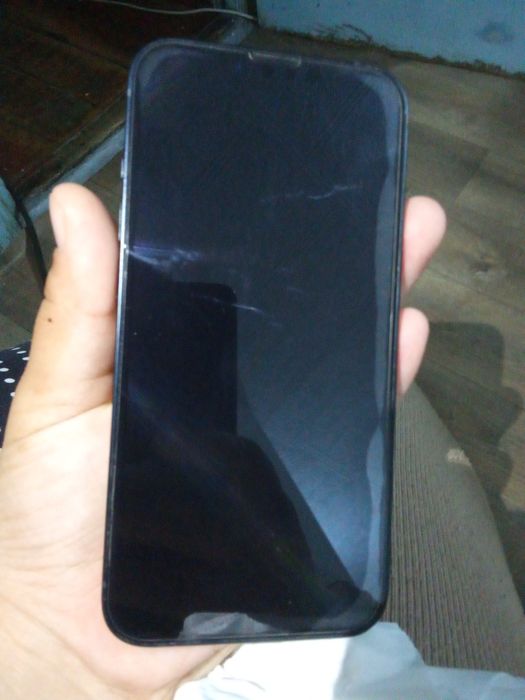 Айфон 13 продам срочно