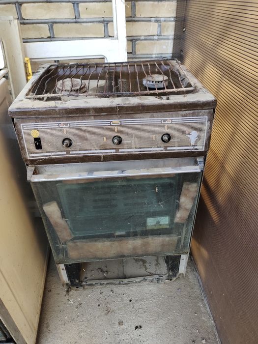 Газ плита 4 камфорки и 2 камфорки