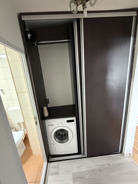 se vinde apartament etaj4/4,complet mobilat si utilat