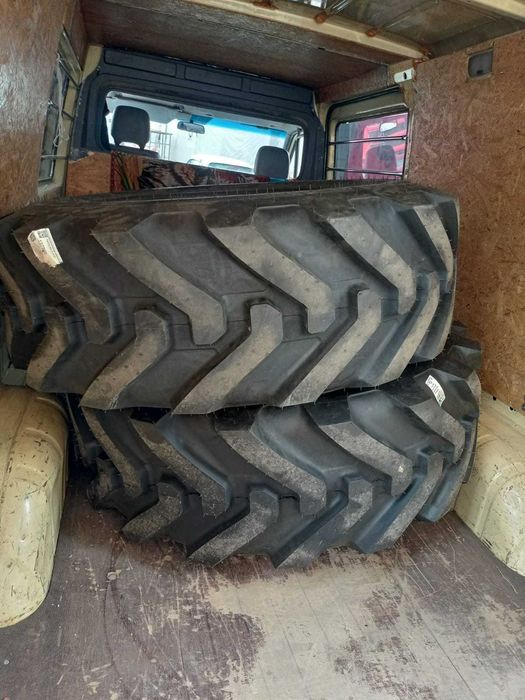 Шины на экскаваторы-погрузчики, грейдера, фронтальные погрузчики