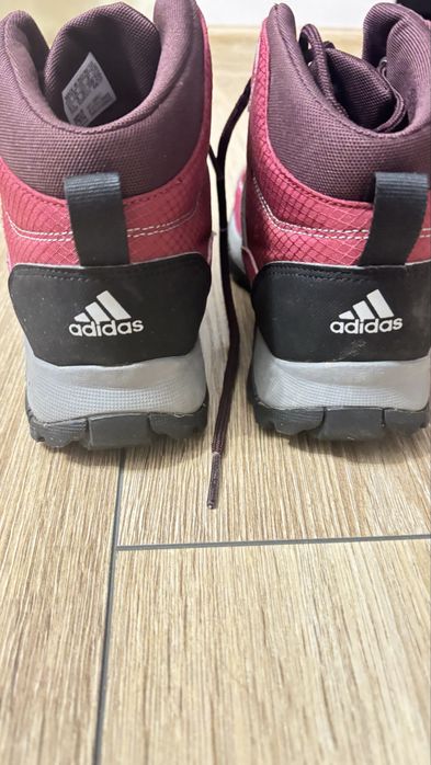 Разкошни детски боти Adidas 35
