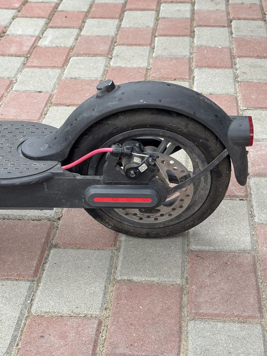 Vând trotineta electrica XIAOMI Mi PRO 2
