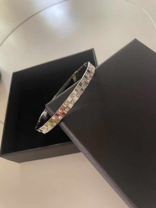 Гривни от стомана