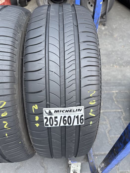 205/60/16 Michelin