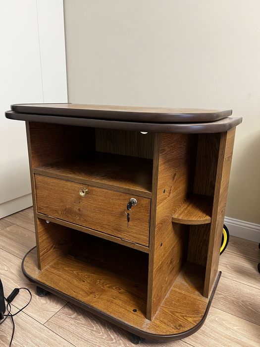 ТВ тумба в отличном состоянии