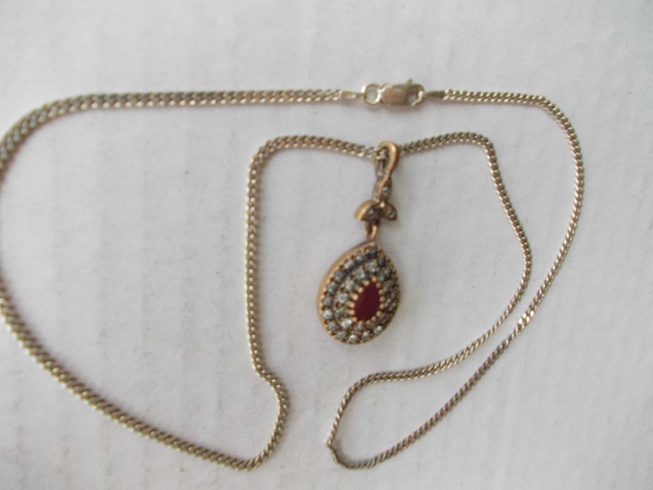 Lant si medalion pandantiv vechi din argint cu pietre