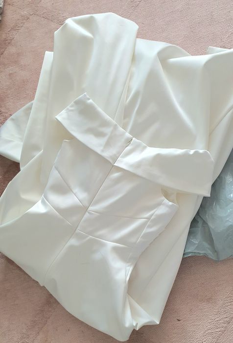 Rochie de mireasa satin 36 ivory, cu trena lunga