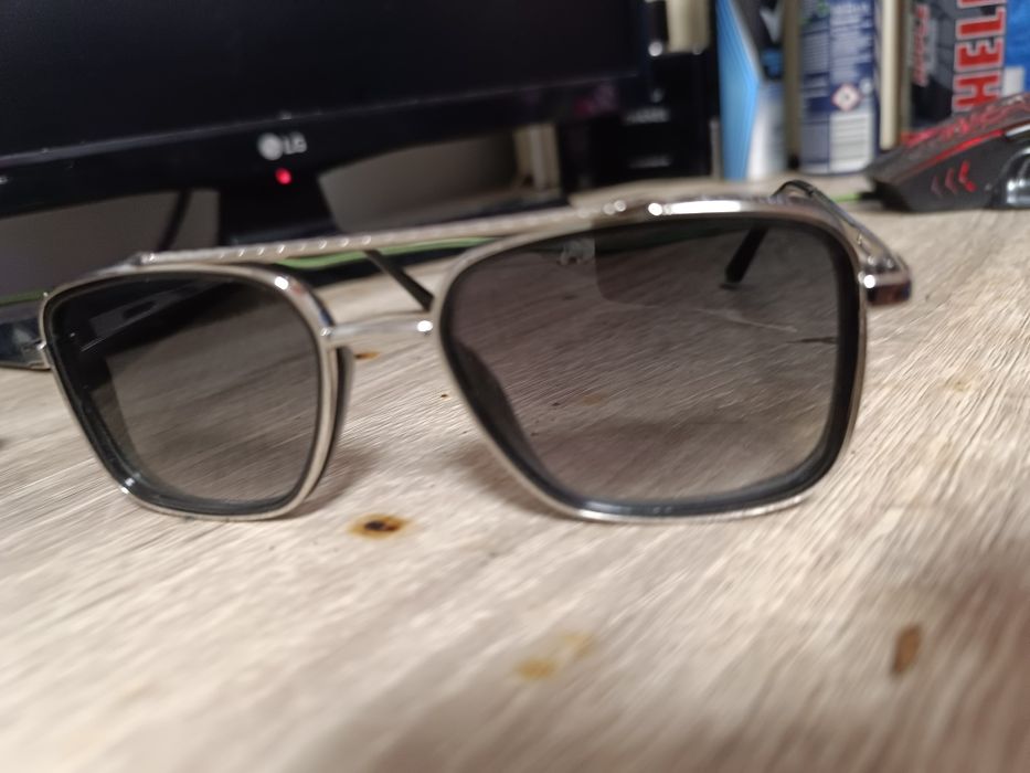 Слънчеви мъжки очила