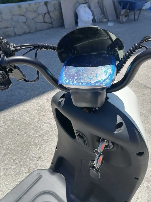 Електрическа триколка Vespa