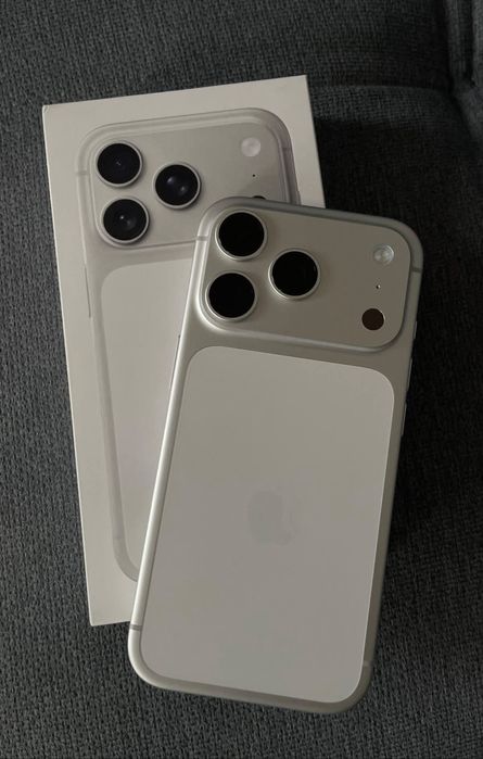 Проладается Iphone 17 PRO