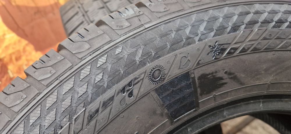 2 Anvelope Continental 235 65 R16C . M+S . Dot 2025