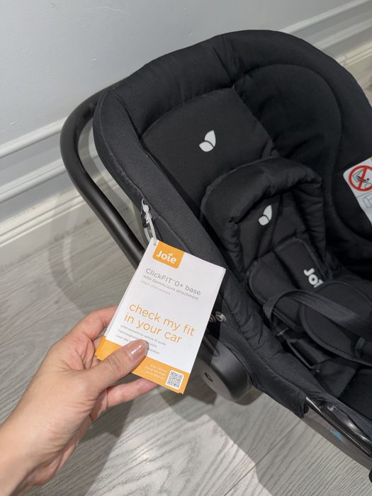Продам новое автокресло Joie
