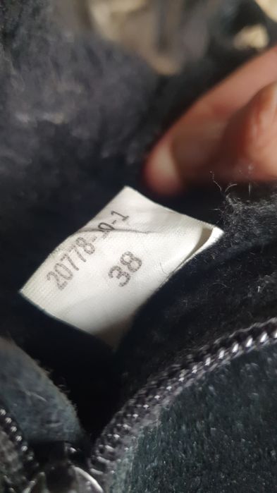 Продам кеды утеплённые 38 размер