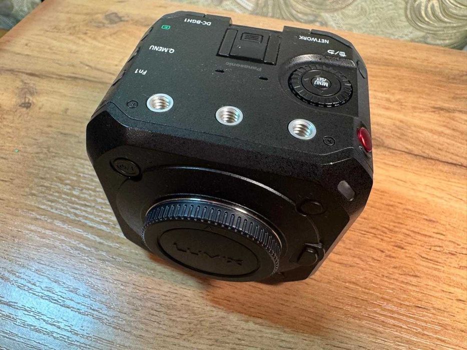 Видеокамера Panasonic Lumix BGH-1