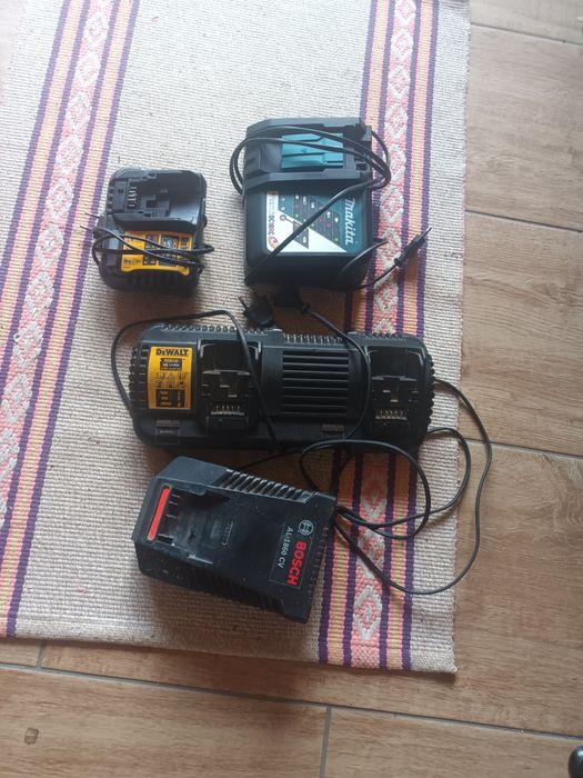 Incarcator makita dewalt milwaukee