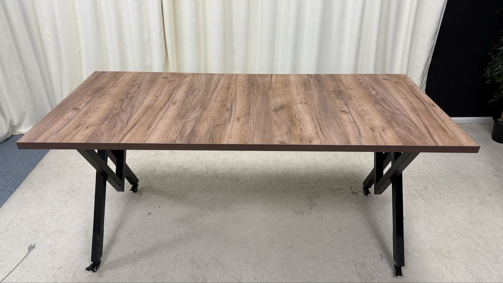 Продаю стол     .