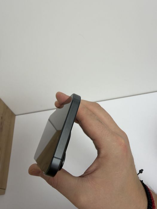Iphone 15 pro max fara defect