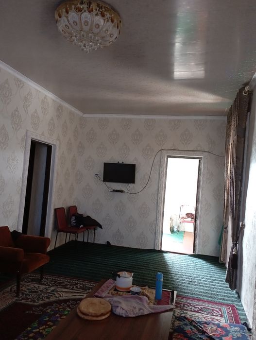 Navbahor tumani.Yangiqoʻrgʻon.6-soʻtikli uy sotiladi.atrofi oʻralgan.