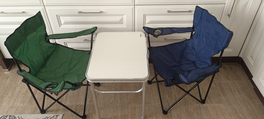 Продам стол и стулья туристический.