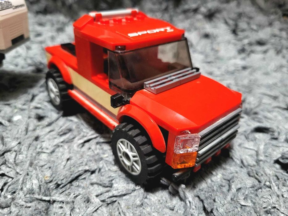LEGO® City Great Vehicles - Camioneta si rulota