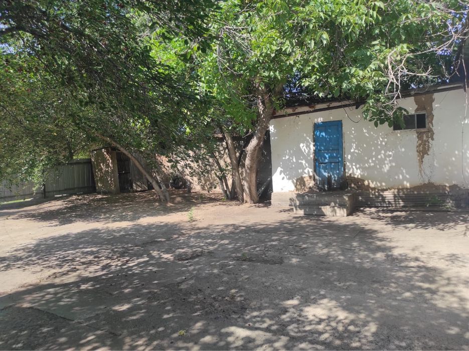 Срочно продается коммерческое помещение и дом