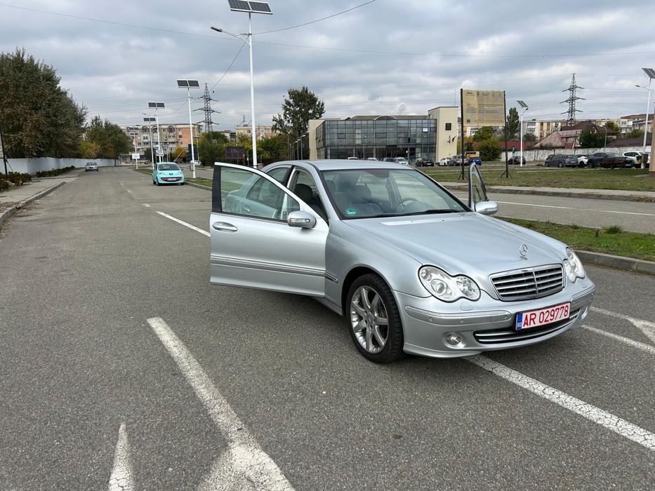Mercedes Benz C180