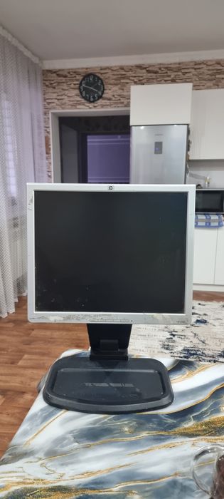 Продам мониторы HP