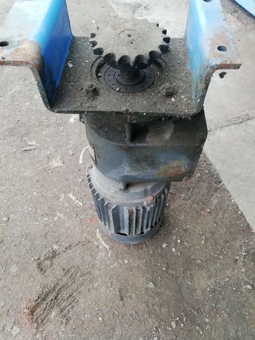 Электродвигатель 380 вольт Китай с редуктором