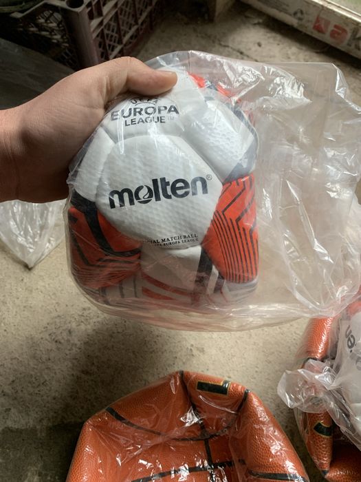 Futbol va baskedbol koptoklari yangi