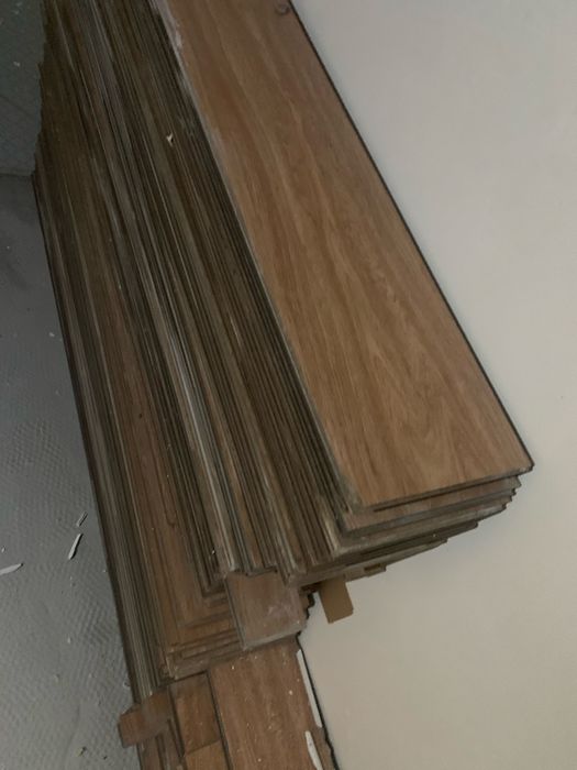 Ламинат есіктер сатамын срочно бағасына келісеміз