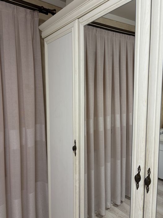 Dulap cu 4 usii si 2 sertare