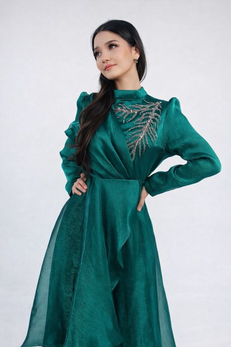 Женские платья в разном стиле