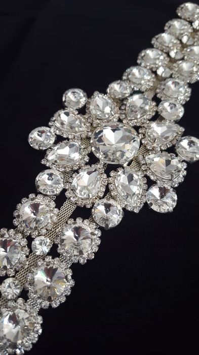 Стразы. Украшение.