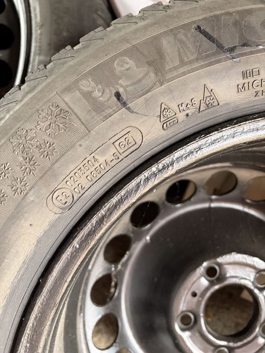 Cauciucuri michelin 205/60R16 cu janta tabla