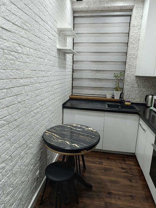 Аренда  3/1/5, новостройка за Паркентским рынком. Есть гаражное место.