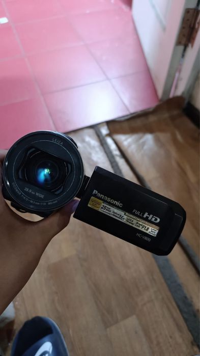Продам видеокамеру Panasonic HC-V800 Full HD