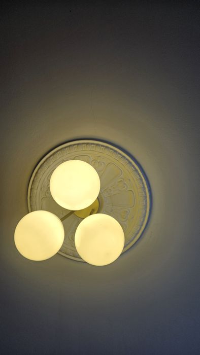 Люстра новая минималистичная