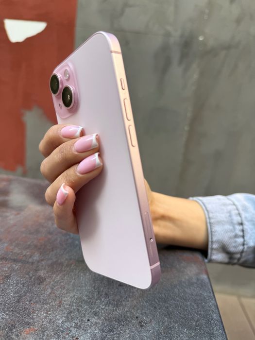 Продавам iPhone 15 – 256 GB