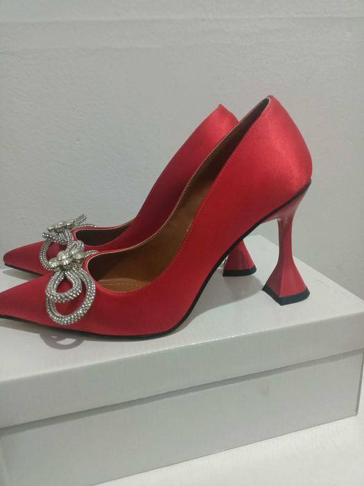 Красные туфли новые