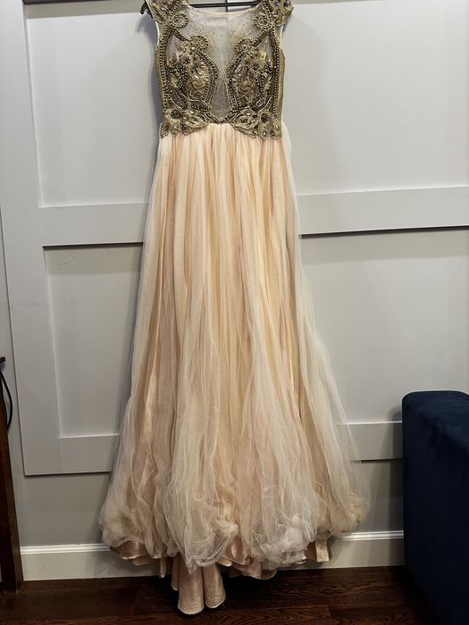 Вечернее платье