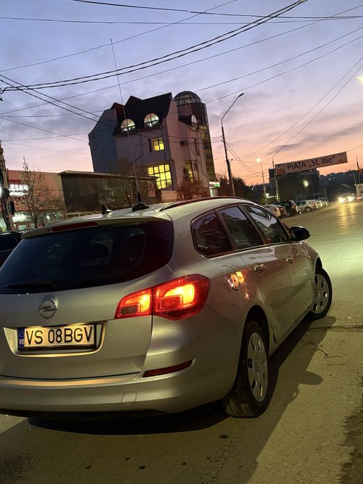 Opel Astra J pret negociabil
