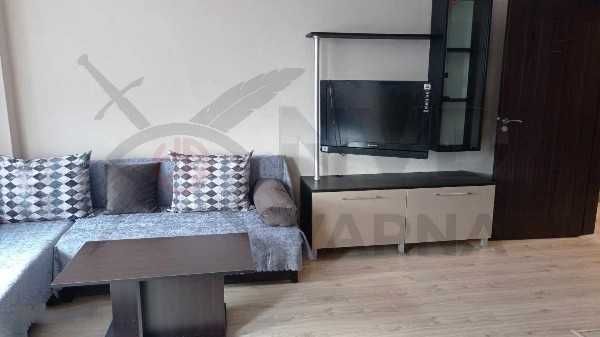 Дава се под наем двустаен апартамент в Колхозен пазар! 2986832