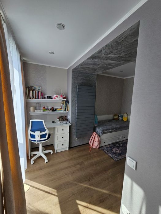 Евро 3 комн, 6/9, жк 8 квартал.