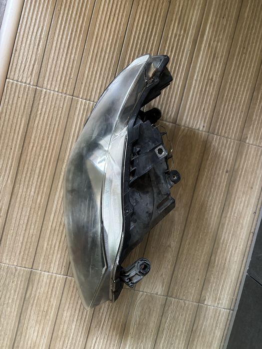 Десен фар за SEAT Ibiza IV с една крушка.