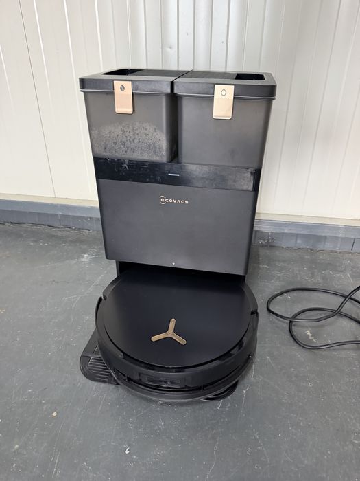 Aspirator robot Ecovacs Deebot X8 Family