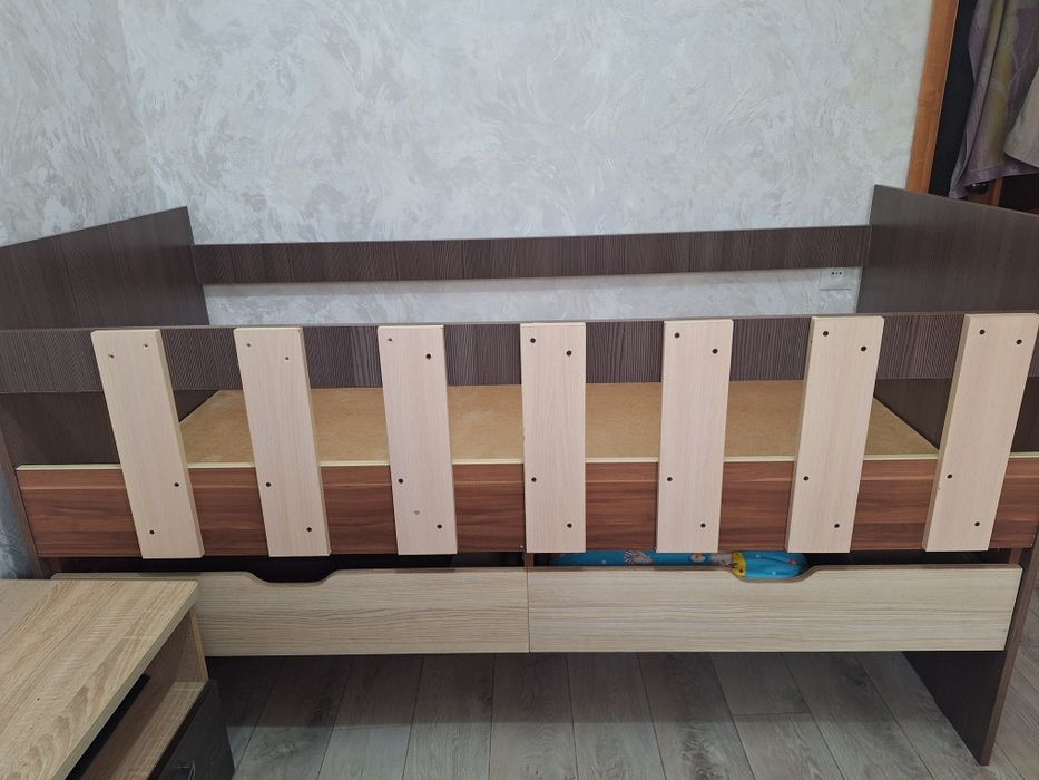 Кровать размером 175×80